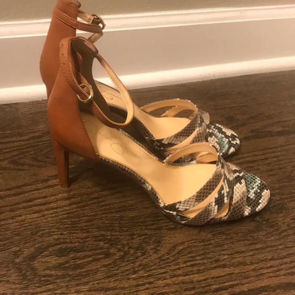 HOT faux snake skin detailed heeled sandals - Picture 1 of 6